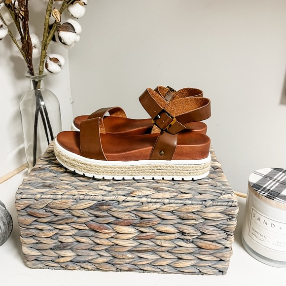 Mia Kiera Brown Vegan Leather Strappy Espadrille Platform Sandal Size 8.5 - Picture 3 of 10